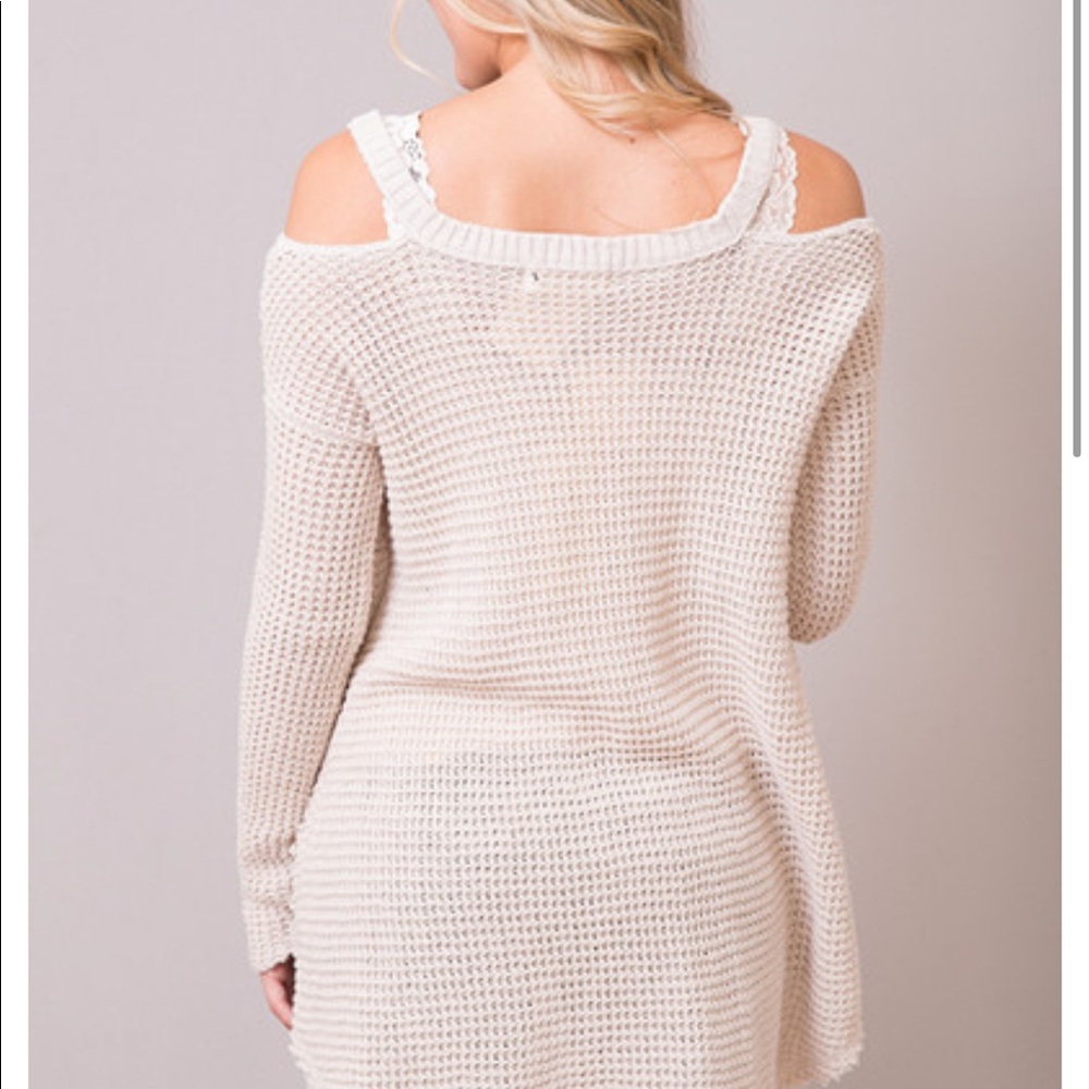 🔴SOLD🔴 Cold Shoulder High to Low Elan Sweater - Picture 4 of 5